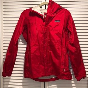 Patagonia red lightweight raincoat